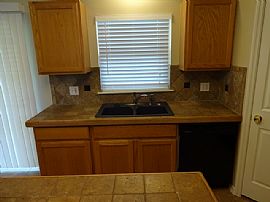 Single Family Home For Rent in Jacksonville, FL (Photo 5 of 6)