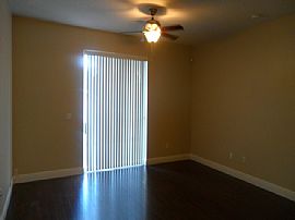 Single Family Home For Rent in Apopka, FL (Photo 3 of 10)