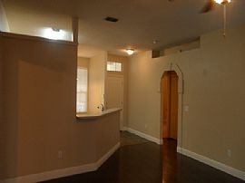 Single Family Home For Rent in Apopka, FL (Photo 4 of 10)