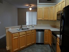 Single Family Home For Rent in Apopka, FL (Photo 7 of 10)