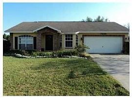 Single Family Home For Rent in Lakeland, FL