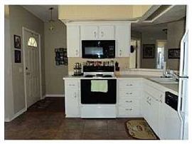 Single Family Home For Rent in Lakeland, FL (Photo 2 of 7)