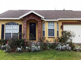 Single Family Home For Rent in Lakeland, FL (Photo 4 of 7)