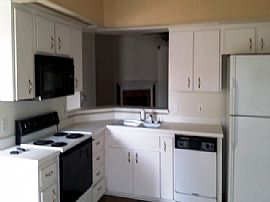 Single Family Home For Rent in Lakeland, FL (Photo 6 of 7)