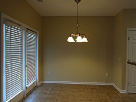 Single Family Home For Rent in Richmond Hill, GA (Photo 4 of 7)