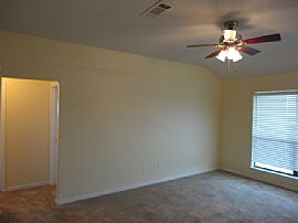 Single Family Home For Rent in Killeen, TX (Photo 4 of 5)