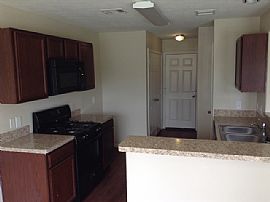 Single Family Home For Rent in Houston, TX (Photo 4 of 5)