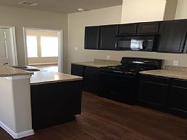 Single Family Home For Rent in Houston, TX (Photo 4 of 5)