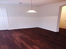 Single Family Home For Rent in Houston, TX (Photo 4 of 5)