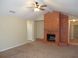 Single Family Home For Rent in Cibolo, TX (Photo 3 of 5)