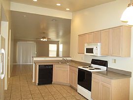 Single Family Home in Avondale, AZ (Photo 2 of 3)