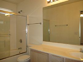 Single Family Home in Avondale, AZ (Photo 3 of 3)