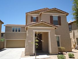 Single Family Home in Surprise, AZ
