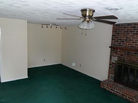 405 Cedar Ct, Jacksonville, Nc 28546  in Jacksonville, NC (Photo 4 of 6)