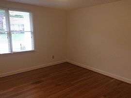 165 Glen Hills Dr, Cranston, Ri 02920 in Cranston, RI (Photo 2 of 9)