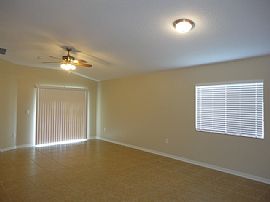 Single Family Home For Rent in Plant City, FL (Photo 2 of 6)