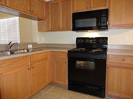 Single Family Home For Rent in Plant City, FL (Photo 5 of 6)