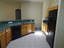 Single Family Home For Rent in Orange Park, FL (Photo 3 of 6)