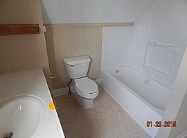  1629 17th St, Moline, Il 61265 2 Beds 1 Bath 1,110 Sqft in Moline, IL (Photo 4 of 5)