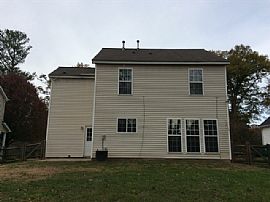 Single Family Home in Charlotte, NC (Photo 6 of 6)