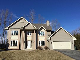 Single Family Home in Racine, WI