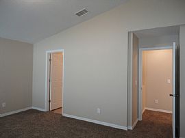 Single Family Home in Riverview, FL (Photo 5 of 7)