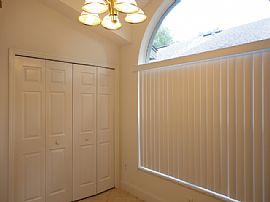 Single Family Home in Apopka, FL (Photo 4 of 7)