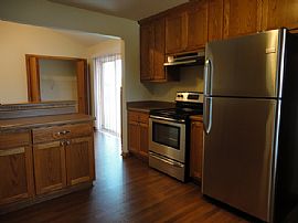 Single Family Home in Hartford, WI (Photo 4 of 6)