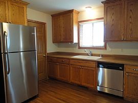 Single Family Home in Hartford, WI (Photo 5 of 6)