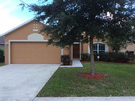 Single Family Home in Leesburg, FL
