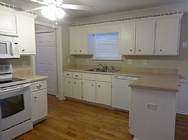 Single Family Home in Evans, GA (Photo 2 of 4)