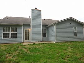 Single Family Home in Austell, GA (Photo 3 of 4)