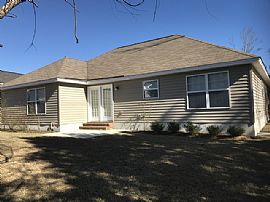 Single Family Home in Rincon, GA (Photo 3 of 3)