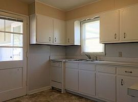 Single Family House in Red Bank, TN (Photo 4 of 5)