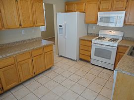 Single Family Home in Henderson, NV (Photo 5 of 8)