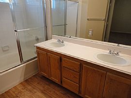 Single Family Home in Henderson, NV (Photo 6 of 8)