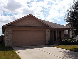 Single Family Home For Rent in Tomball, TX