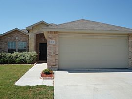 Single Family Home For Rent in Fort Worth, TX
