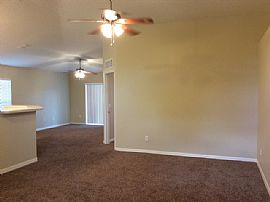 A Single Family Home in Leesburg, FL (Photo 2 of 4)