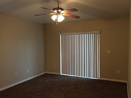 A Single Family Home in Leesburg, FL (Photo 4 of 4)