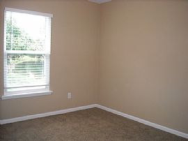 A Single Family Home in Jacksonville, FL (Photo 3 of 5)