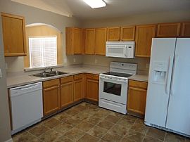 A Single Family Home in Seffner, FL (Photo 3 of 5)