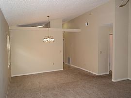 A Single Family Home in Orlando, FL (Photo 2 of 5)