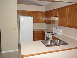 A Single Family Home in Orlando, FL (Photo 3 of 5)