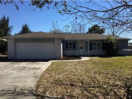 Single Family Home For Rent  in Orlando, FL