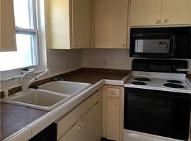 Single Family Home For Rent  in Orlando, FL (Photo 2 of 3)