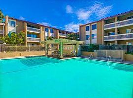 1775 Diamond St  in San Diego, CA (Photo 3 of 9)