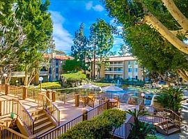 1775 Diamond St  in San Diego, CA (Photo 7 of 9)