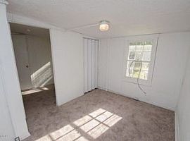  936 E Saint Catherine St, Louisville, Ky 40204 3 Beds 1 Bath 1 in Louisville, KY (Photo 2 of 4)