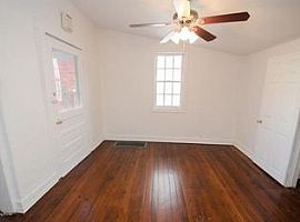  936 E Saint Catherine St, Louisville, Ky 40204 3 Beds 1 Bath 1 in Louisville, KY (Photo 4 of 4)